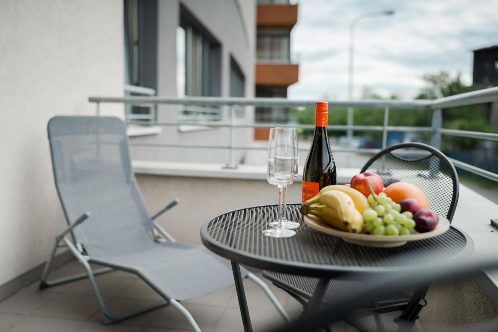 The Sunny Riverside Flat Praga Exterior foto